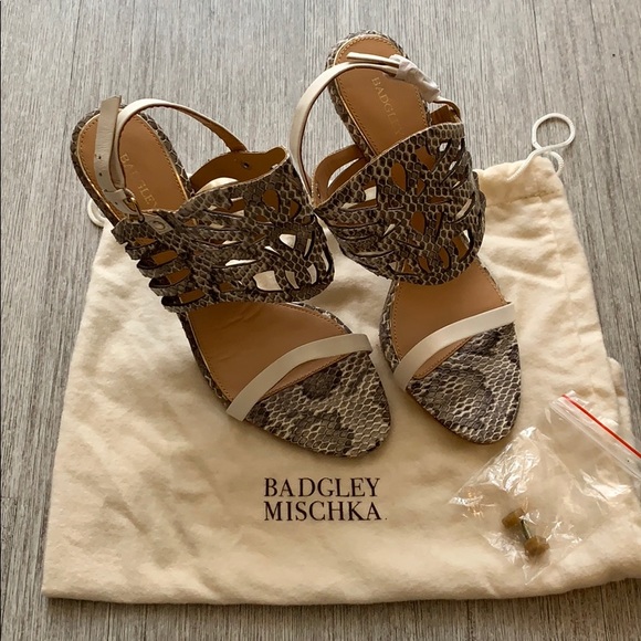 Badgley Mischka leather snakeskin sandals! - Picture 2 of 7